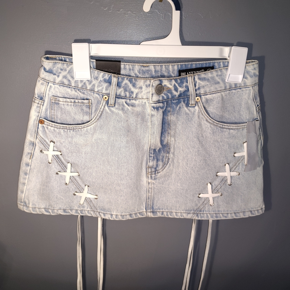 Blank Nyc Sz26 Nwt Light Blue Denim Mini Skirt with White Lace-Up Accents